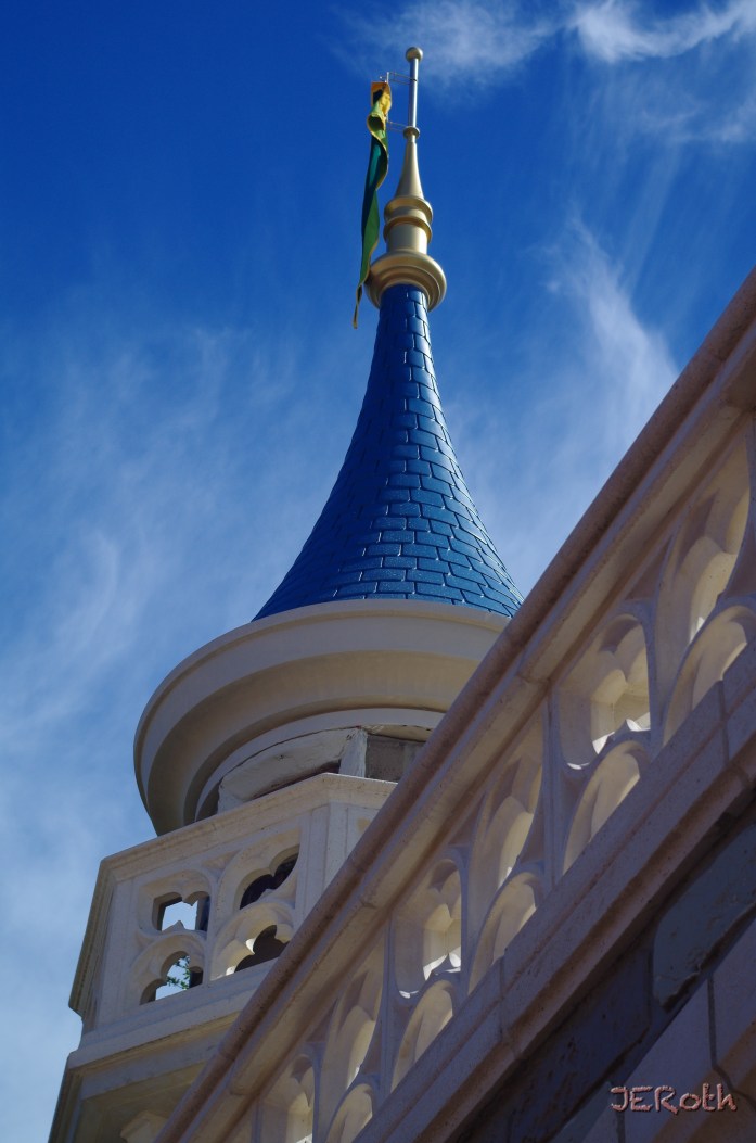 Pentax K30; ISO100, 55mm, f/7.1, 1/320sec." 